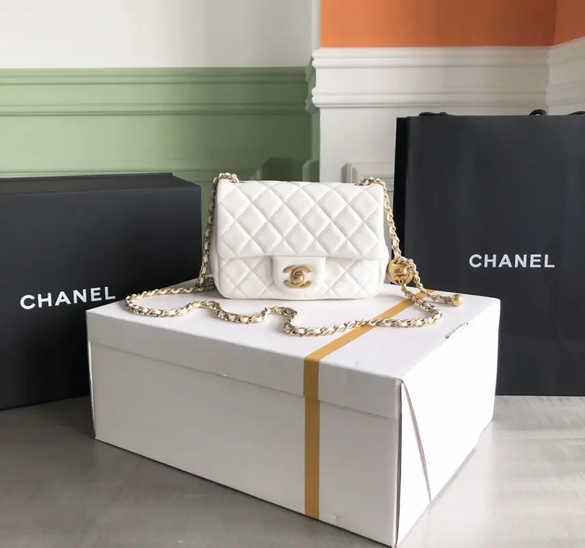 Chanel — A bag Mini Pearl Classic Flap 18 cm of quilted Lambskin
