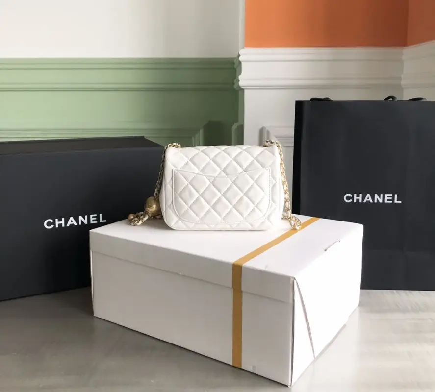 Chanel A bag Mini Pearl Classic Flap 18 cm of quilted Lambskin — Photo 2
