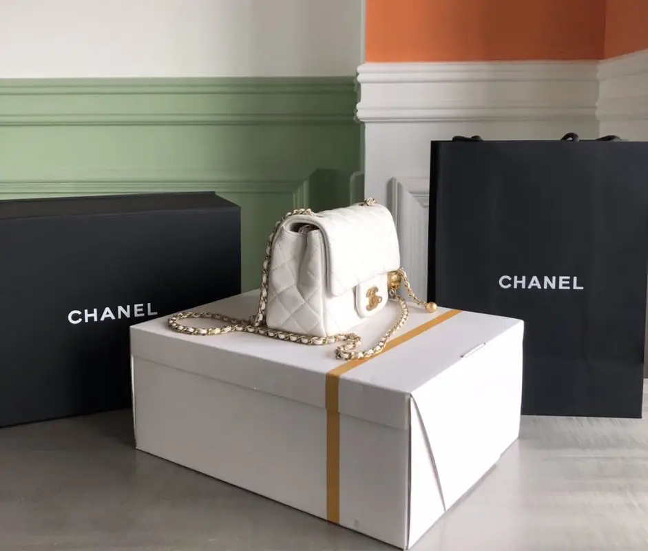 Chanel A bag Mini Pearl Classic Flap 18 cm of quilted Lambskin — Photo 3