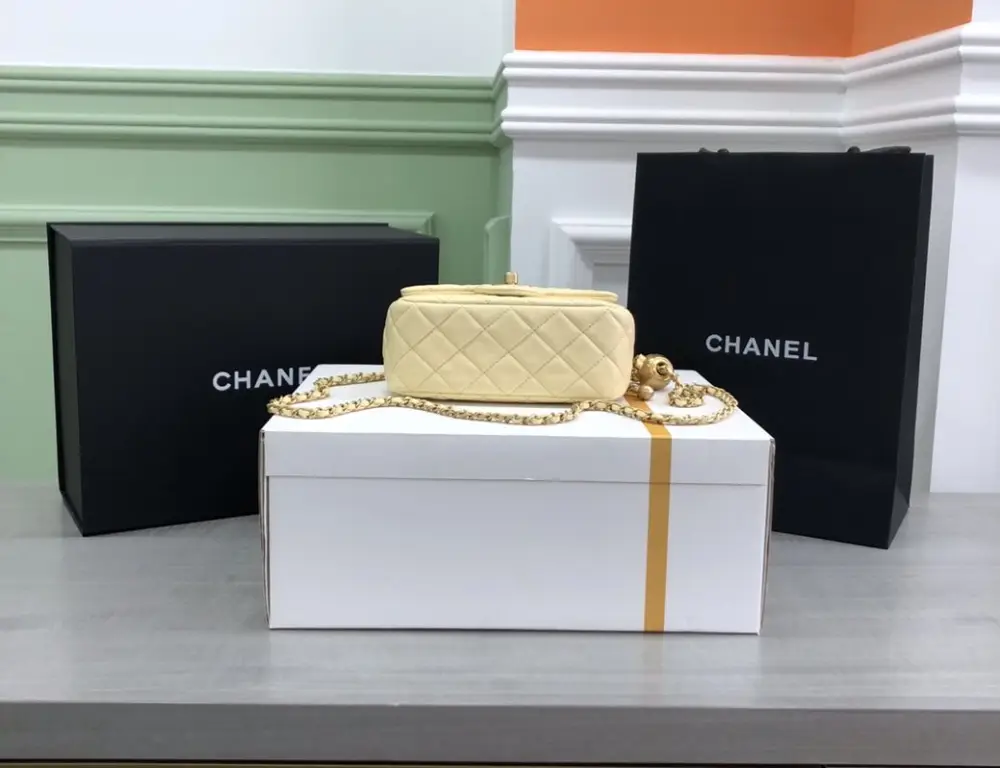 Chanel A bag Mini Pearl Classic Flap 18 cm of quilted Lambskin — Photo 4
