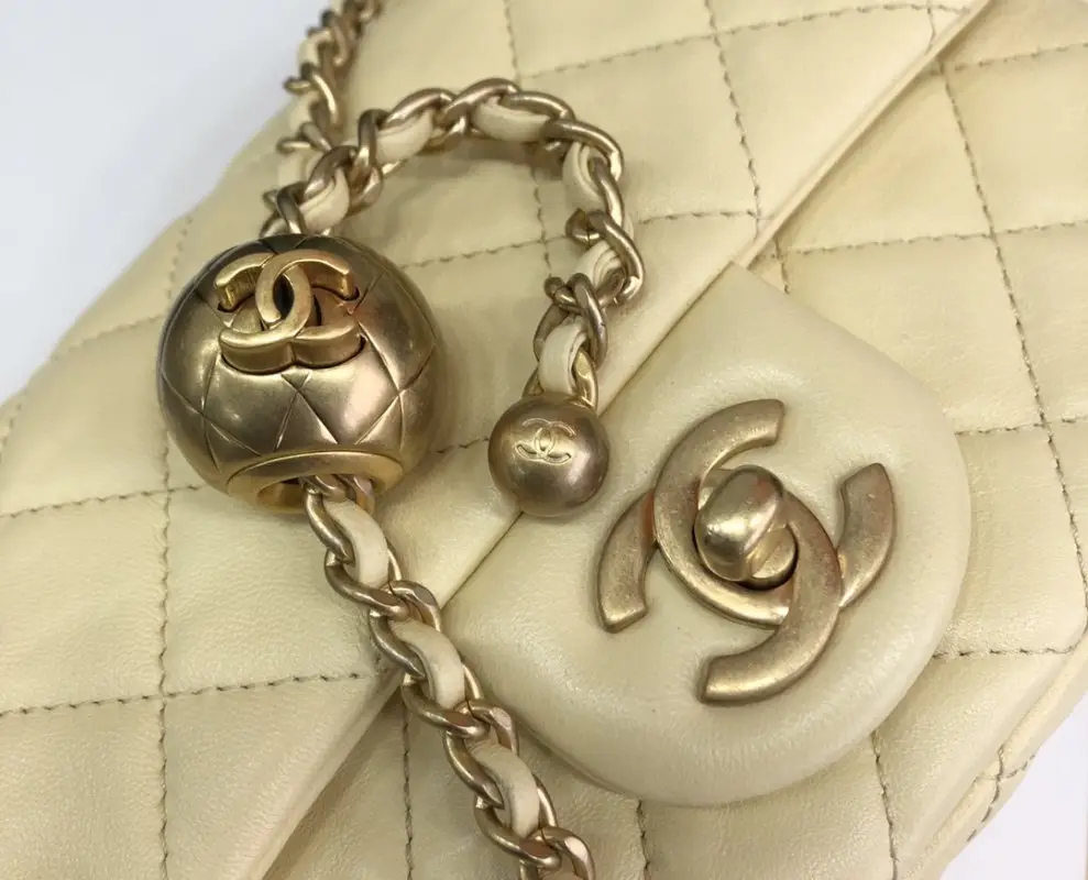 Chanel A bag Mini Pearl Classic Flap 18 cm of quilted Lambskin — Photo 5