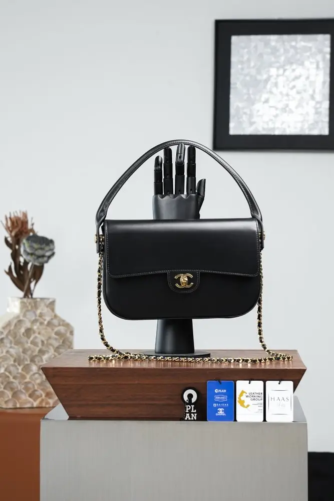 Chanel A bag on saddle 26 cm — Photo 4