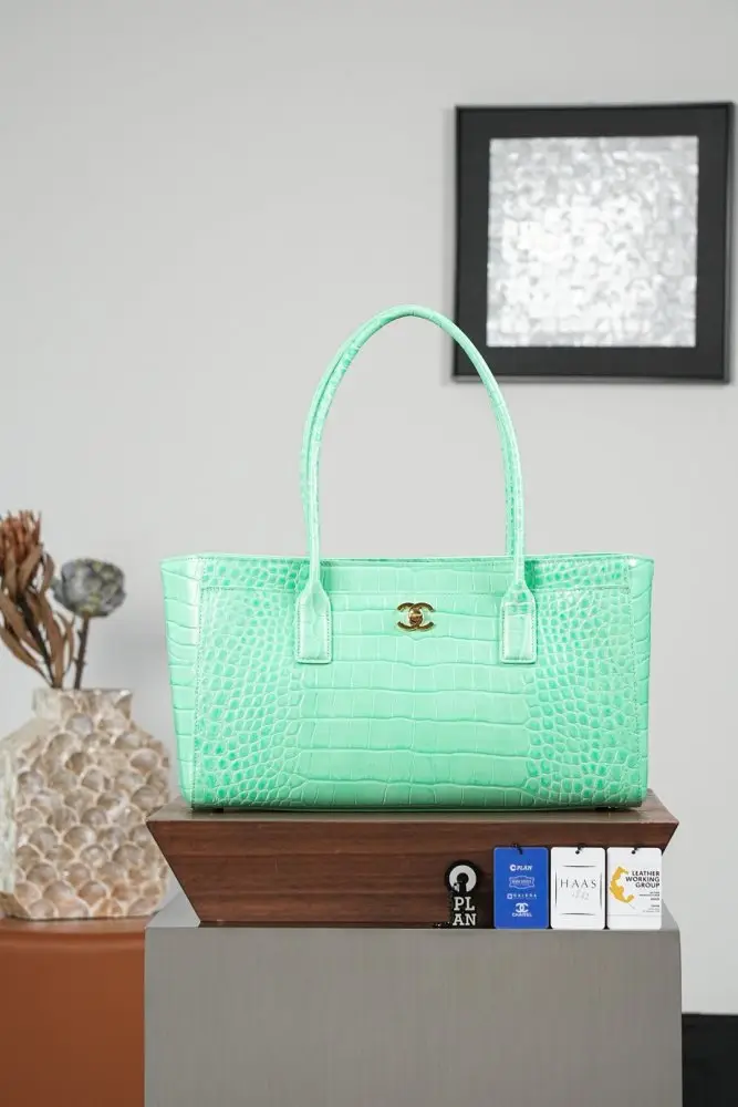 Chanel — Сумка шопер 26S Crocodile Embossed Calfskin 39 см