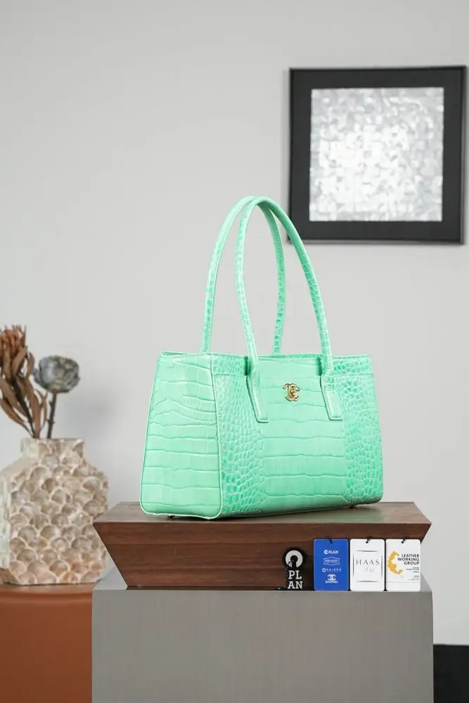 Chanel Сумка шопер 26S Crocodile Embossed Calfskin 39 см — Фото 2
