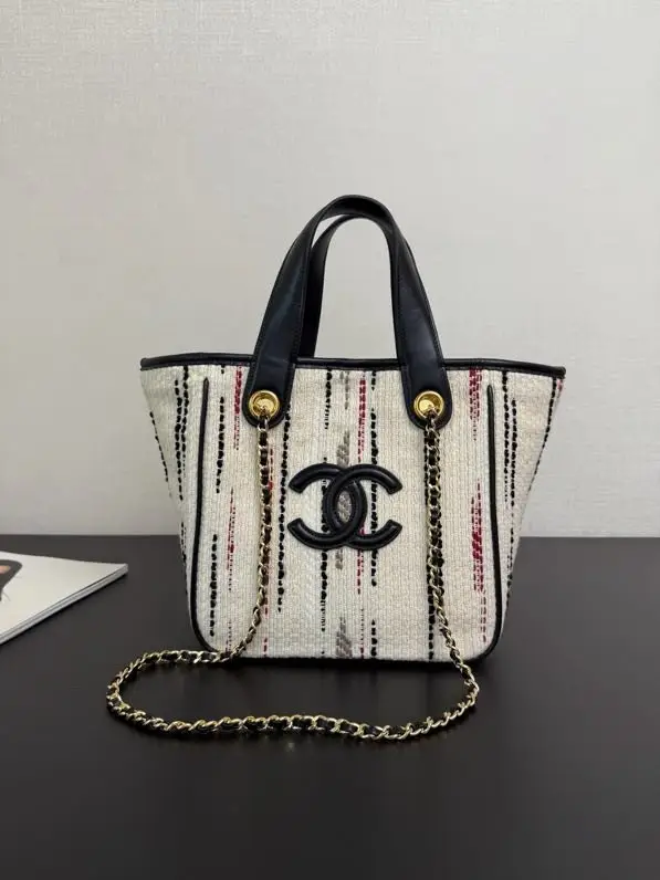 Chanel — A bag шоппер 20 cm