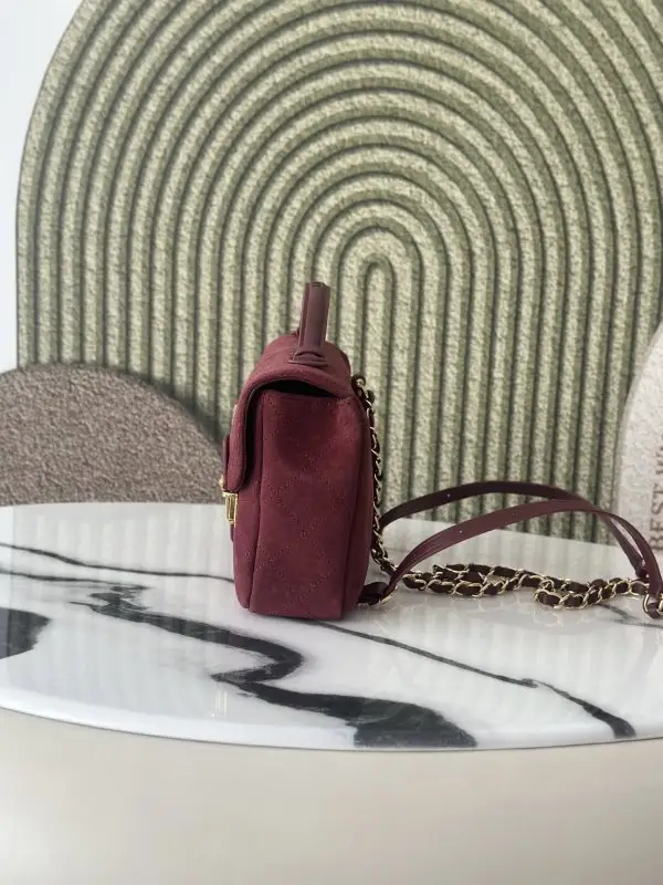 Chanel A bag suede 25 cm of collection Pre-Fall Winter 2026 — Photo 2