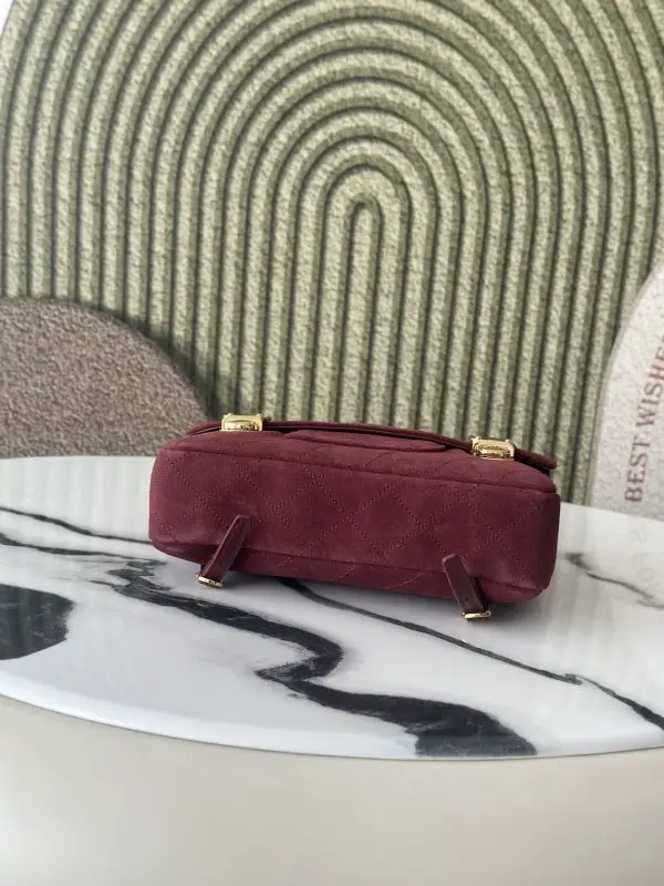 Chanel A bag suede 25 cm of collection Pre-Fall Winter 2026 — Photo 5