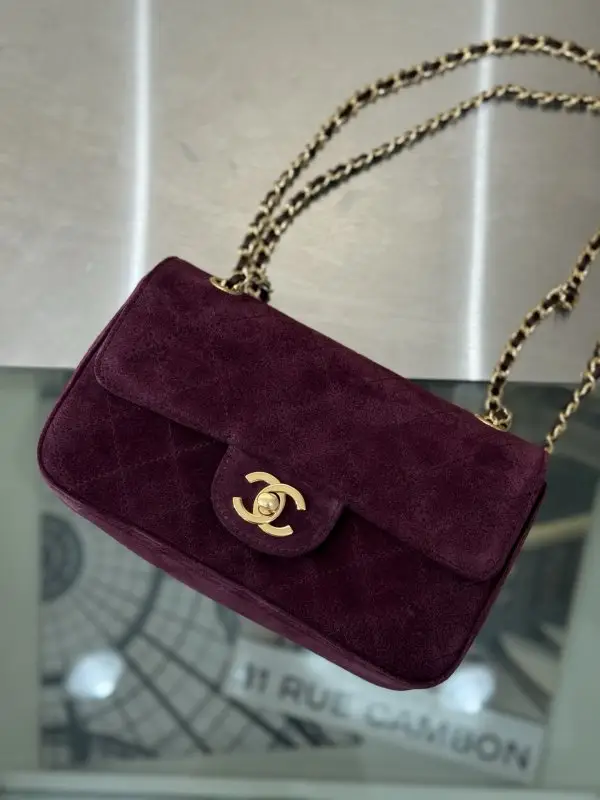 Chanel Сумка замшева CF Mini 20 см в кольорі бургунди — Фото 4