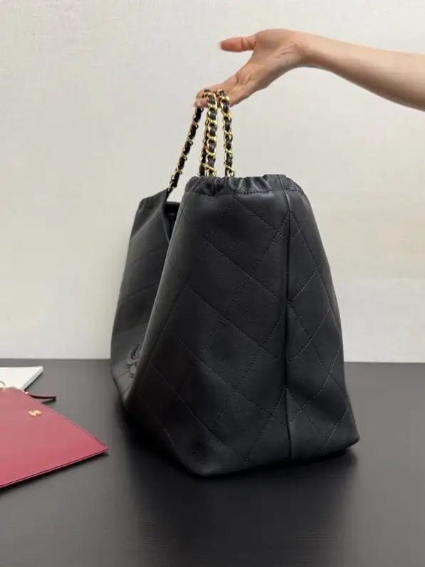 Chanel A bag тоут 26B Double C leather 21 cm — Photo 2