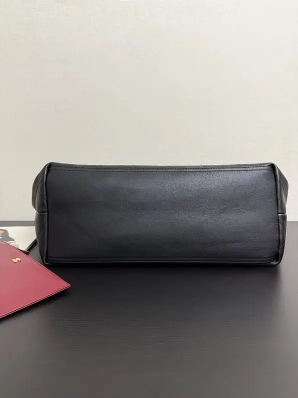 Chanel A bag тоут 26B Double C leather 21 cm — Photo 4