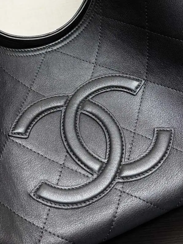 Chanel A bag тоут 26B Double C leather 21 cm — Photo 5