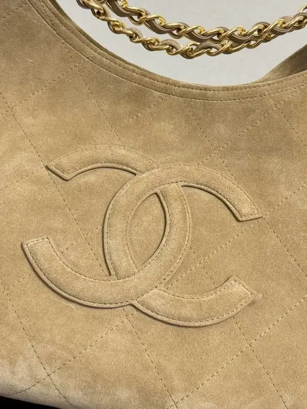 Chanel A bag тоут 26B Double C suede 21 cm — Photo 2