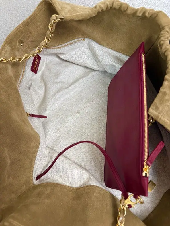 Chanel A bag тоут 26B Double C suede 21 cm — Photo 4