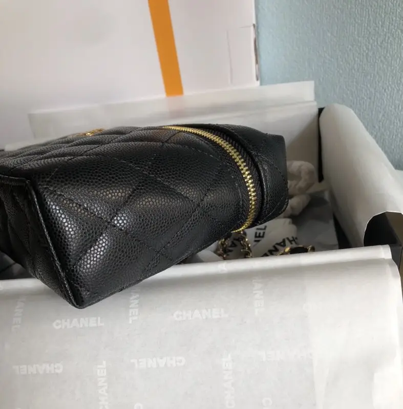 Chanel Сумка Vanity 19 см шкіряна — Фото 3