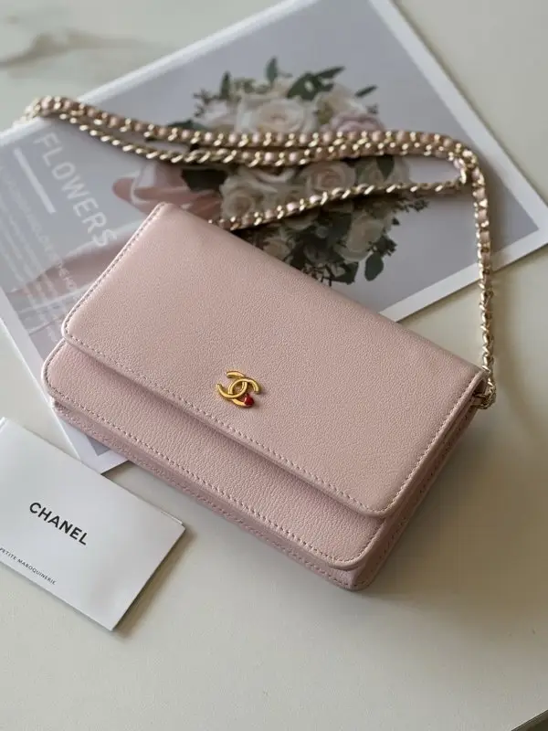 Chanel Сумка Woc Change Cherry 19 см — Фото 3