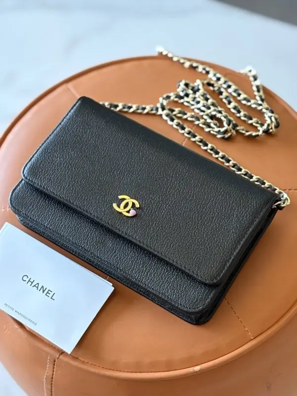 Chanel Сумка Woc Change Cherry 19 см — Фото 3
