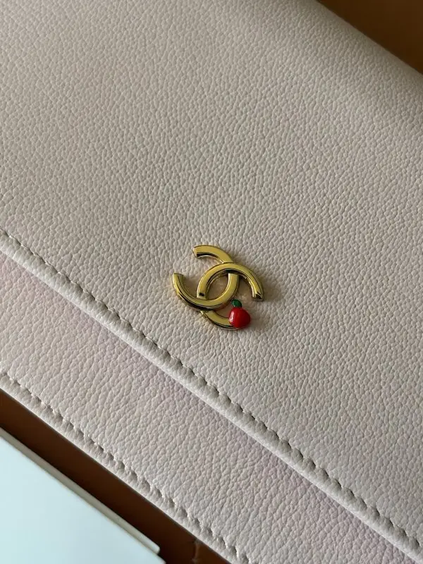 Chanel Сумка Woc Change Cherry 19 см — Фото 4