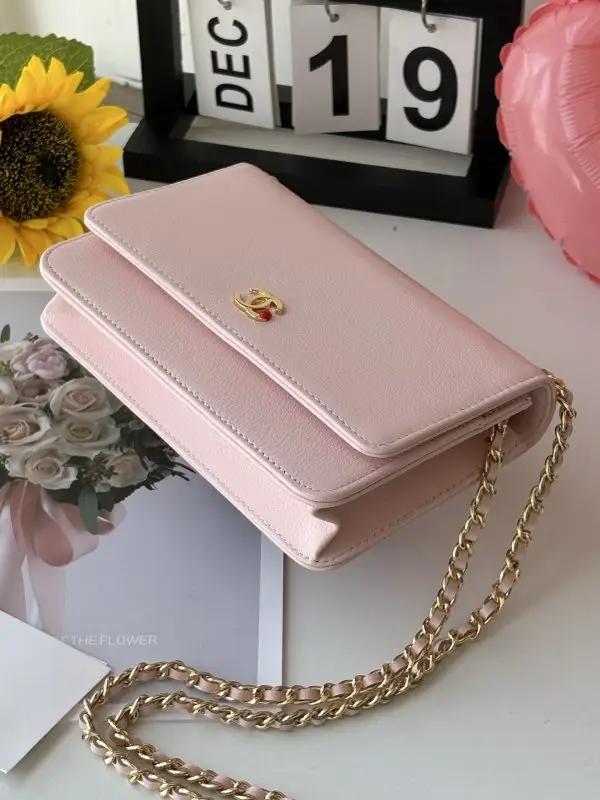 Chanel Сумка Woc Change Cherry 19 см — Фото 5
