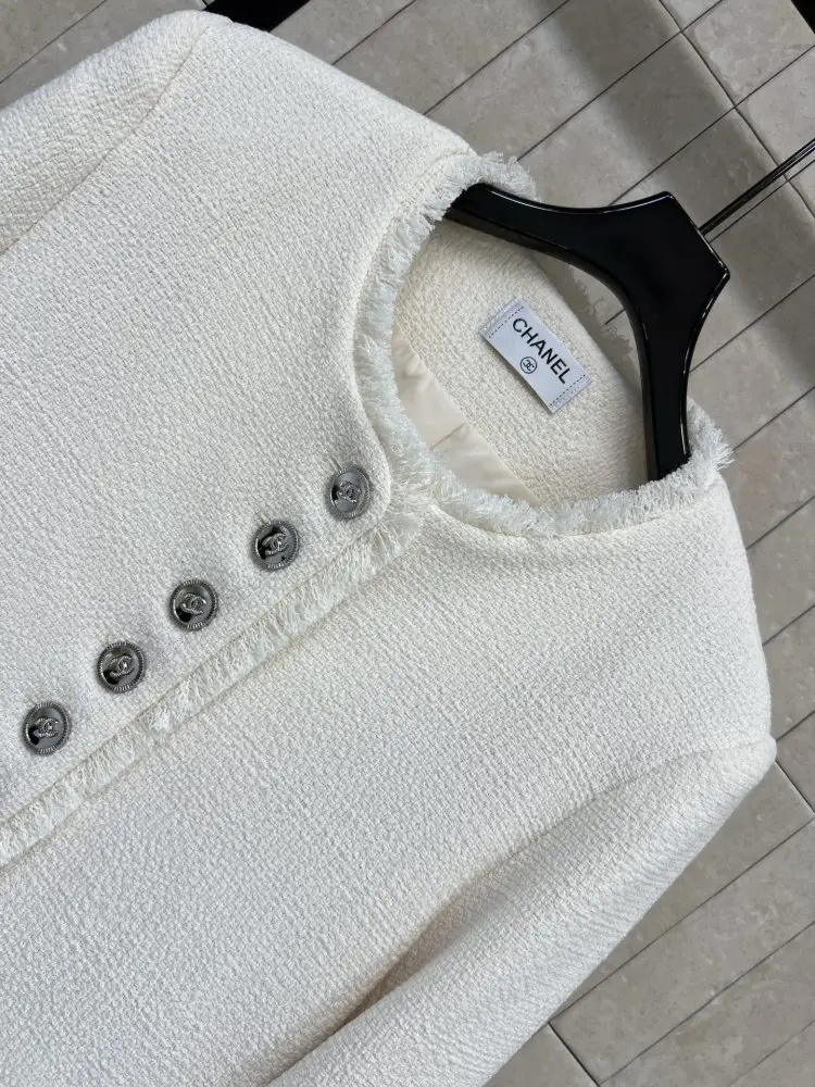 Chanel A jacket female — Photo 2