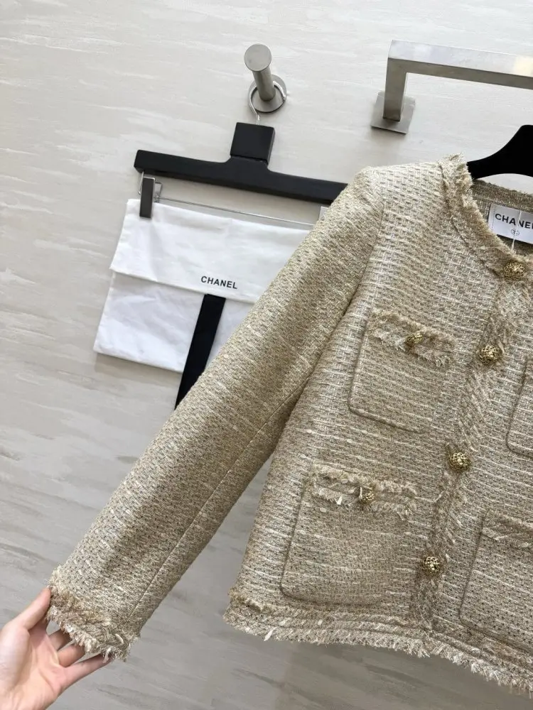 Chanel A jacket female — Photo 5