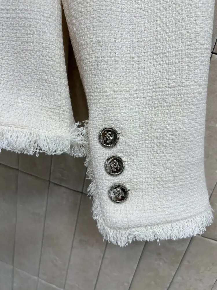 Chanel A jacket female — Photo 5