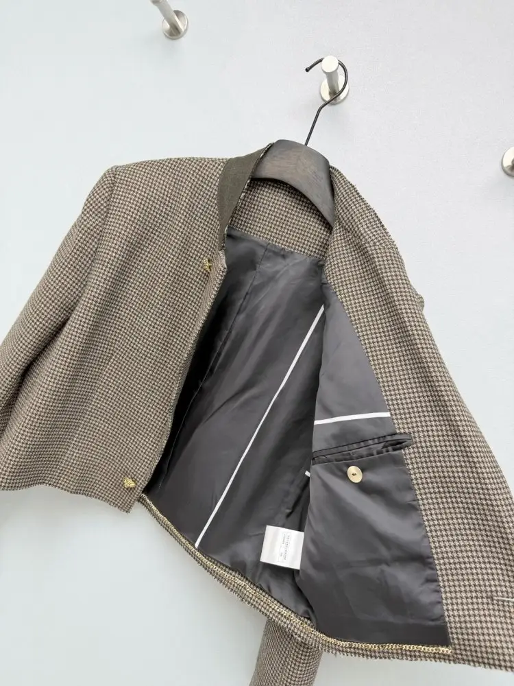 Chanel A jacket female — Photo 5