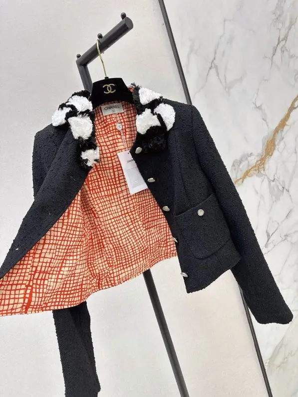 Chanel A jacket female — Photo 5