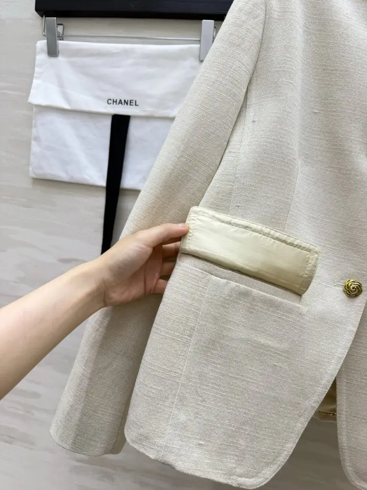 Chanel A jacket female — Photo 5