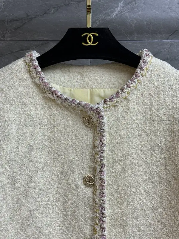 Chanel Пиджак твидовый женский — Фото 2