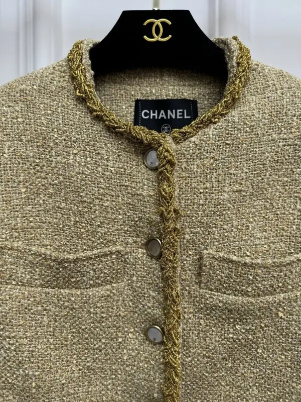 Chanel A jacket tweed female — Photo 2