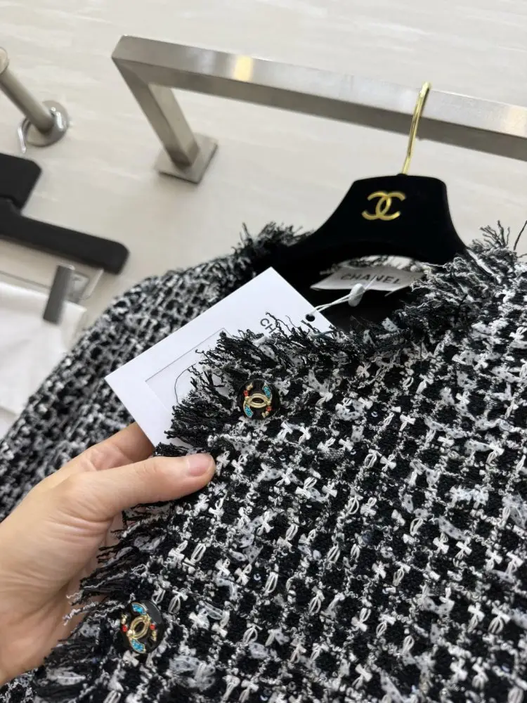 Chanel A jacket tweed female — Photo 3