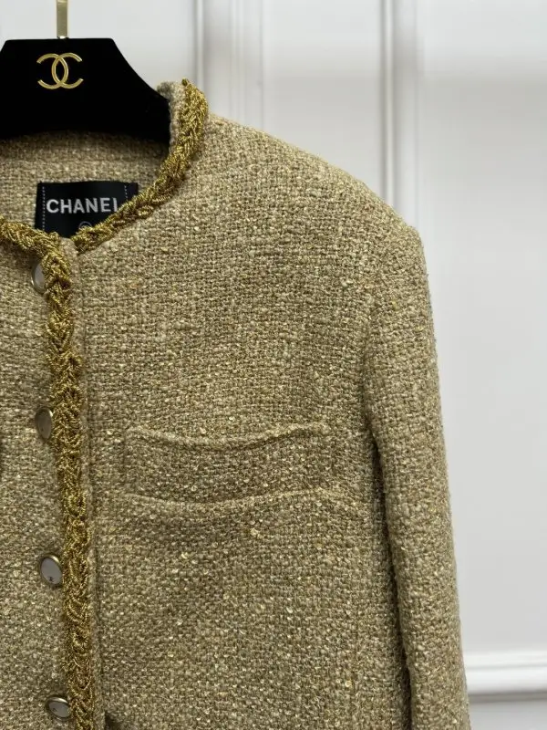 Chanel A jacket tweed female — Photo 3
