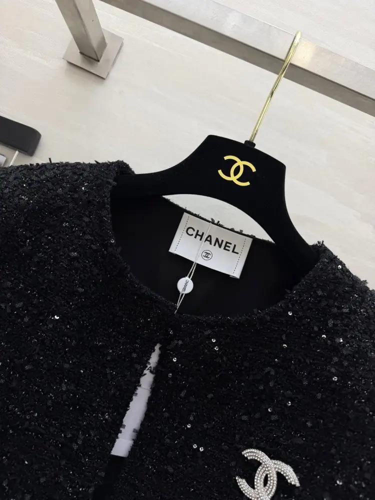 Chanel Пиджак твидовый женский — Фото 3