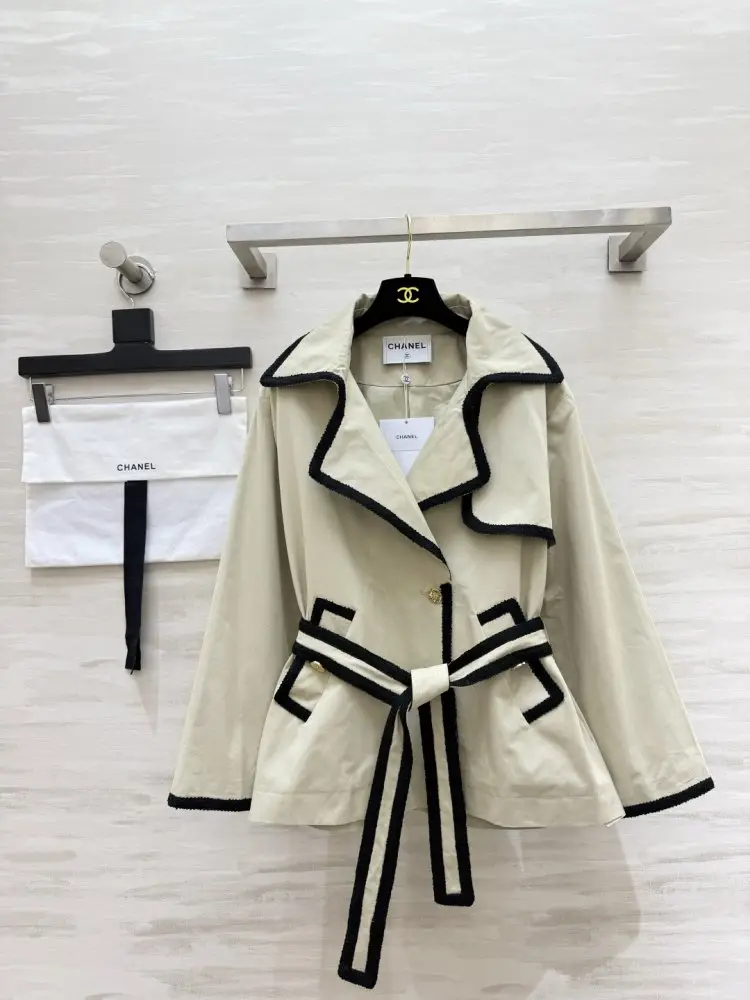 Chanel — Короткое тренч-пальто