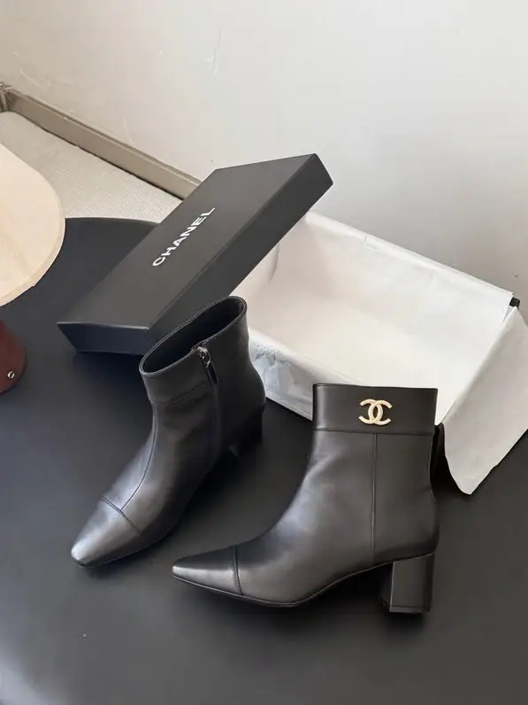 Chanel — Ботильйони 26B Métiers d'Art Collection