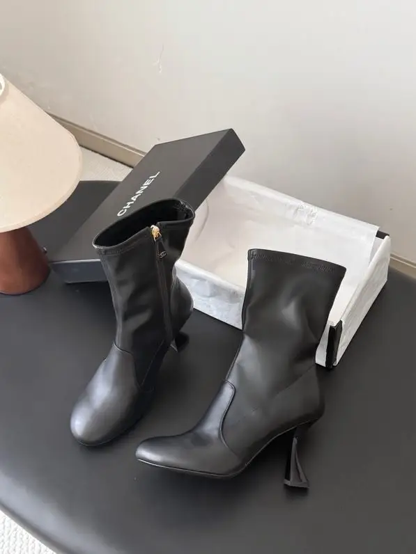 Chanel — Ankle boots 26B Métiers d'Art Collection