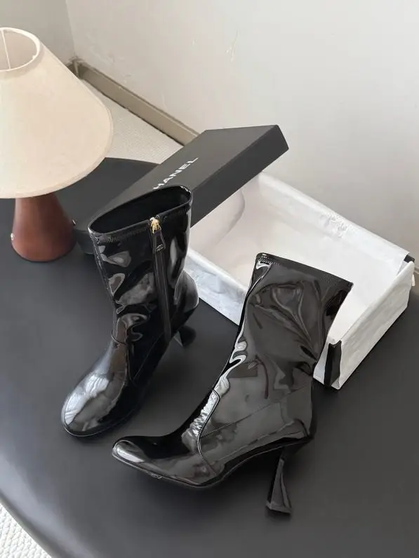 Chanel — Ankle boots 26B Métiers d'Art Collection