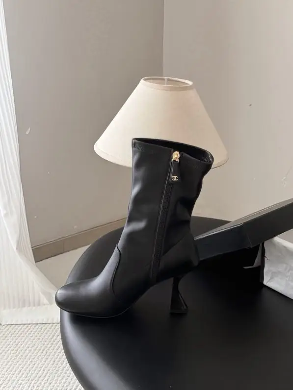 Chanel Ankle boots 26B Métiers d'Art Collection — Photo 4
