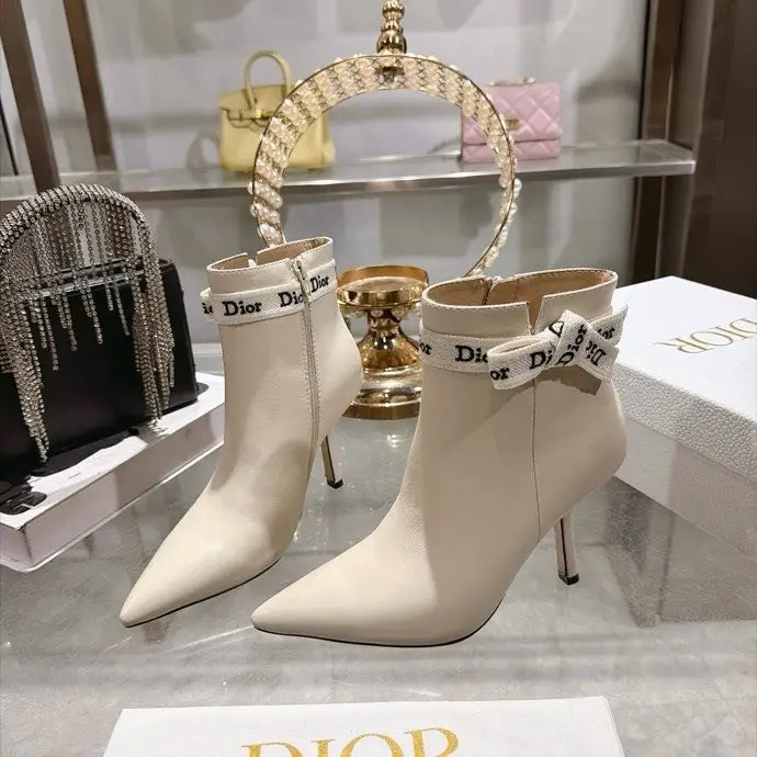 Chanel — Ботильйони Dior J'Adior на підборах