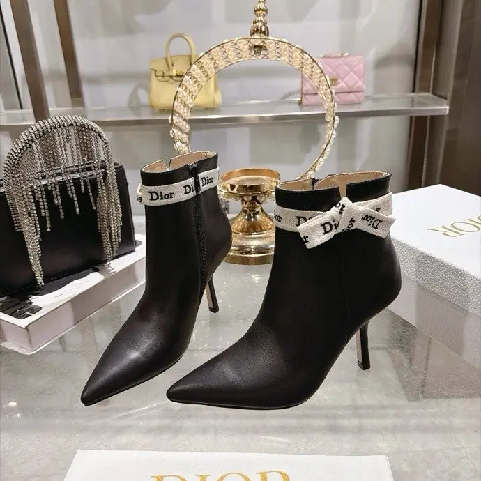 Chanel — Ботильйони Dior J'Adior на підборах