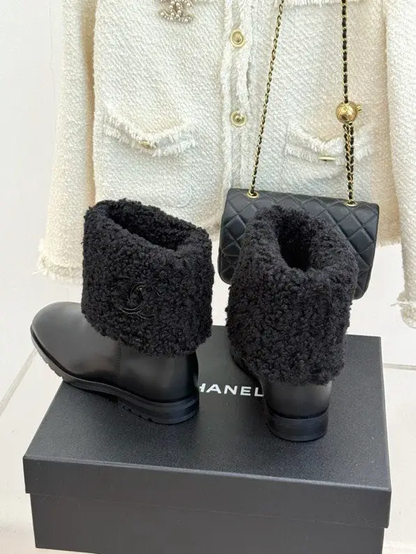 Chanel Ботильйони хутряні зимові жіночі — Фото 2
