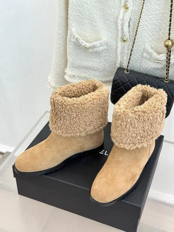 Chanel Ботильйони хутряні зимові жіночі — Фото 4