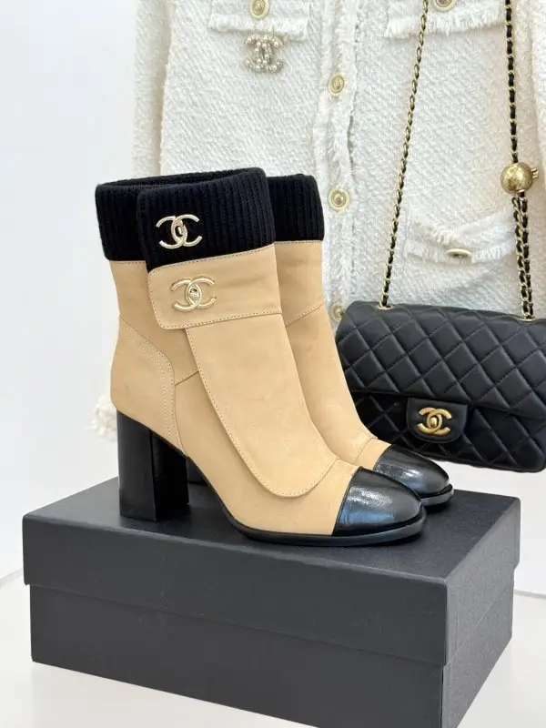 Chanel — Ботильйони шкіряні жіночі