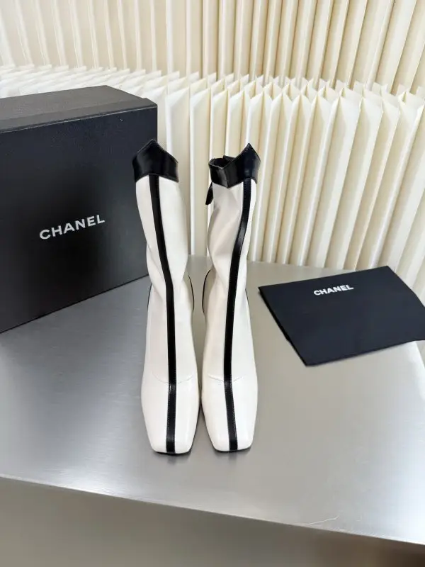 Chanel — Ботильйони шкіряні жіночі