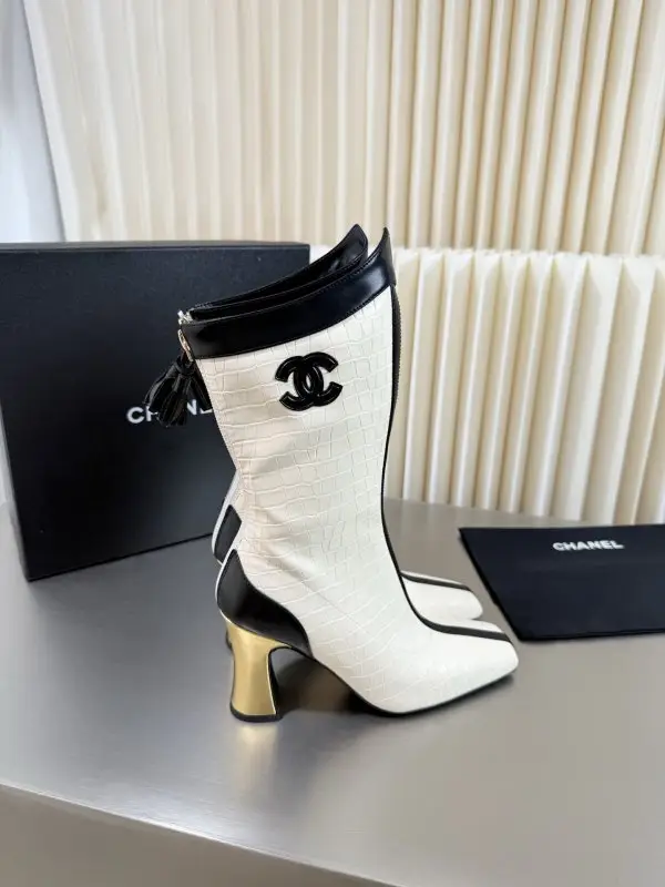 Chanel Ankle boots leather women's — Photo 2