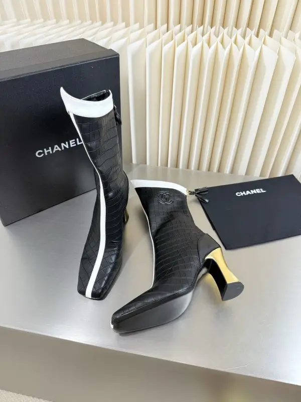 Chanel Ботильоны кожаные женские — Фото 4
