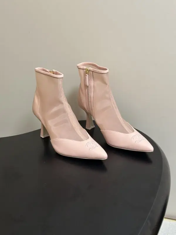 Chanel Ankle boots on heel — Photo 1