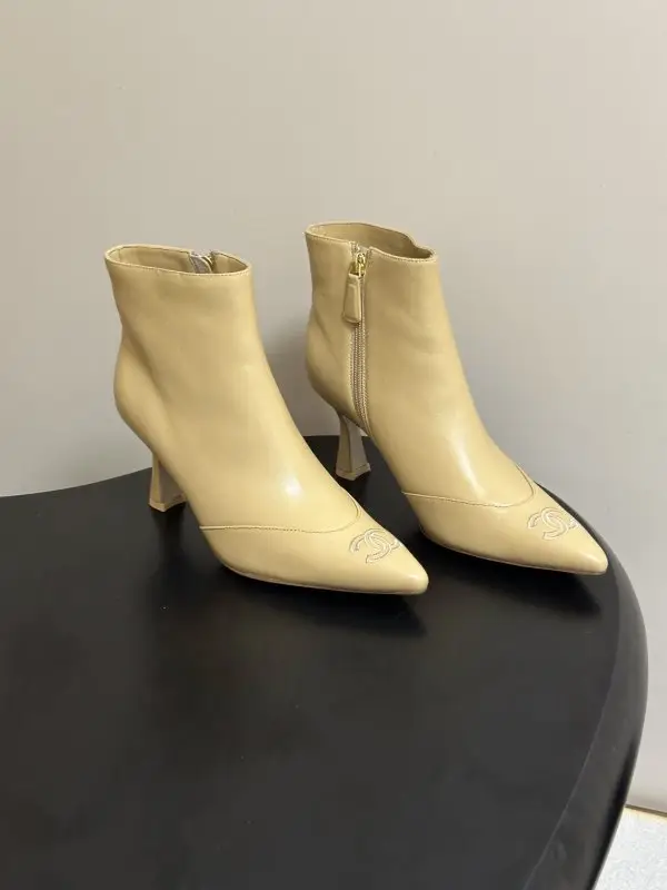 Chanel Ankle boots on heel — Photo 1