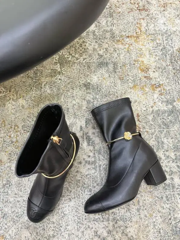 Chanel — Ankle boots on heel