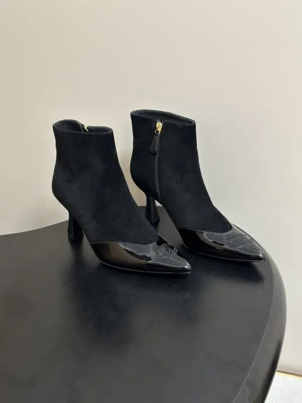 Chanel — Ботильйони на підборах